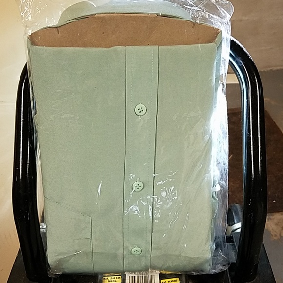 Men Shirt. - Picture 2 of 3